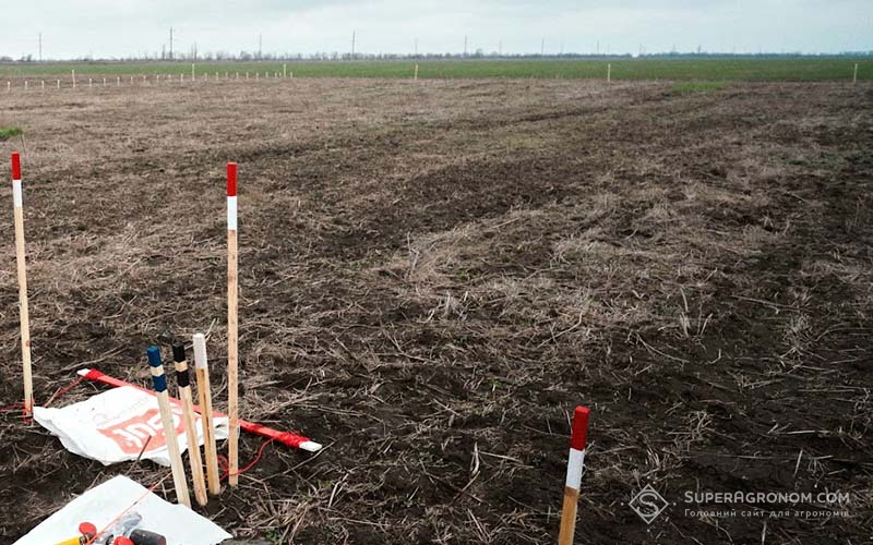 Поле, яке потребує обстеження і розмінування